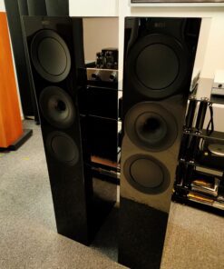 KEF R7